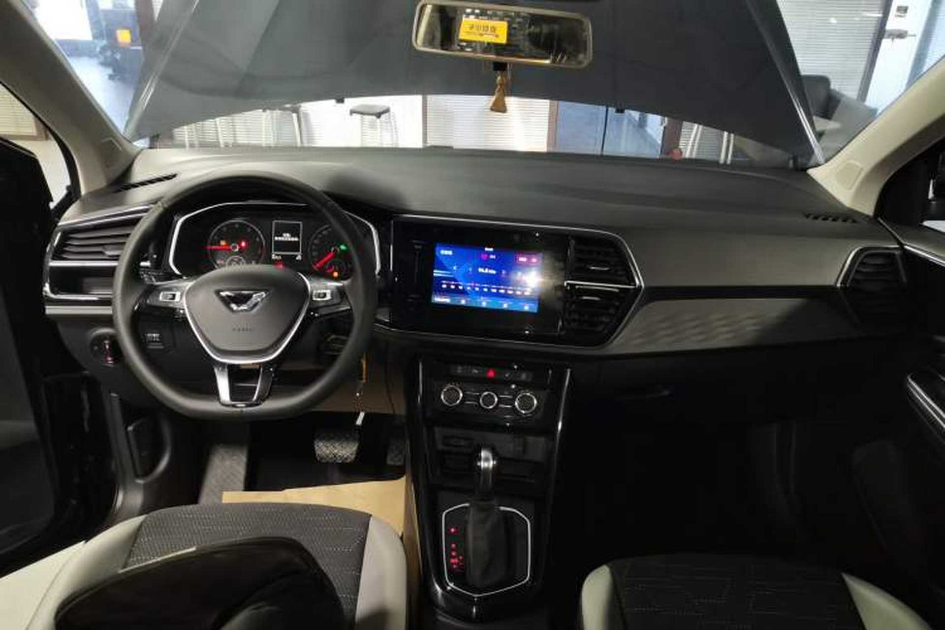 Used Jetta VS7 2021 1.4T Automatic Entry Model Gear Lever