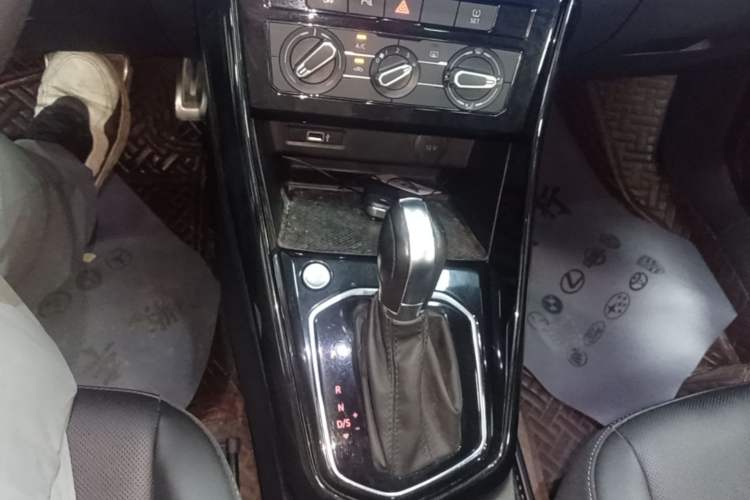 Used Jetta VS7 2021 Black Edition 1.4T Automatic Enjoyment Model Gear Lever