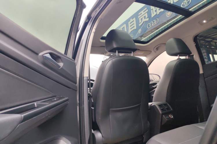 Used Jetta VS7 2021 Black Edition 1.4T Automatic Enjoyment Model Headliner