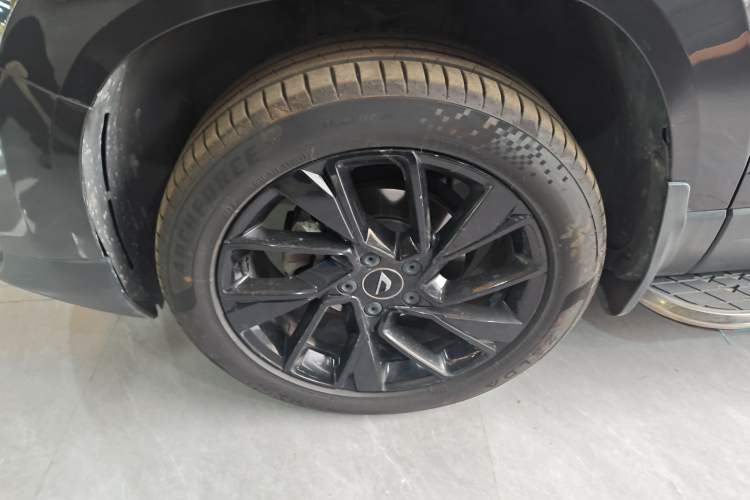 Used Jetta VS7 2021 Black Edition 1.4T Automatic Enjoyment Model Left Front Wheel Hub