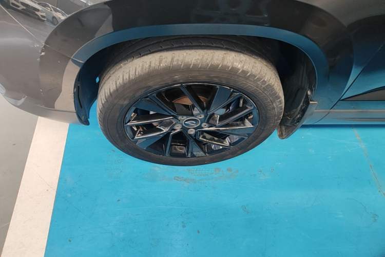 Used Jetta VS7 2021 Black Edition 1.4T Automatic Enjoyment Model Left Front Wheel Hub