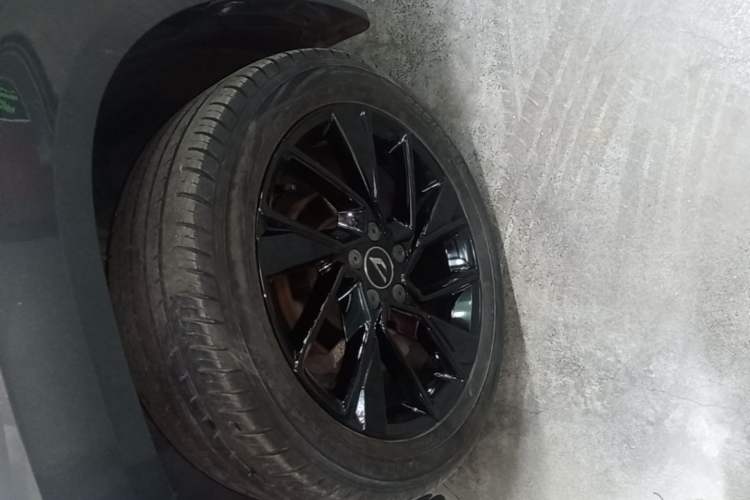 Used Jetta VS7 2021 Black Edition 1.4T Automatic Enjoyment Model Left Front Wheel Hub