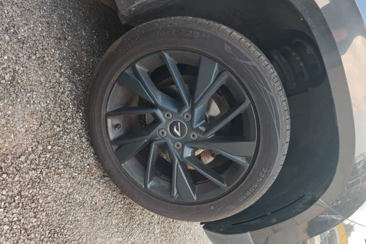 Used Jetta VS7 2021 Black Edition 1.4T Automatic Glory Version Right Front Wheel Hub
