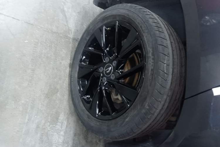 Used Jetta VS7 2021 Black Edition 1.4T Automatic Enjoyment Model Right Rear Wheel Hub