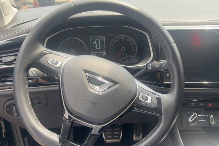 Used Jetta VS7 2021 Black Edition 1.4T Automatic Enjoyment Model Steering Wheel