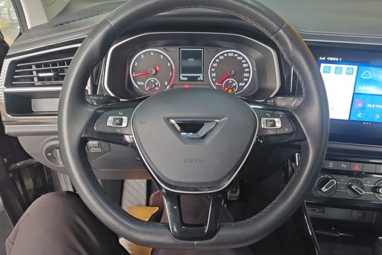 Used Jetta VS7 2021 Black Edition 1.4T Automatic Enjoyment Model Steering Wheel