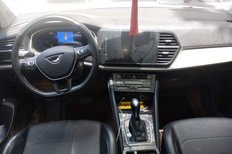 Used Jetta VS7 2021 1.4T Automatic Glory Edition Center Console