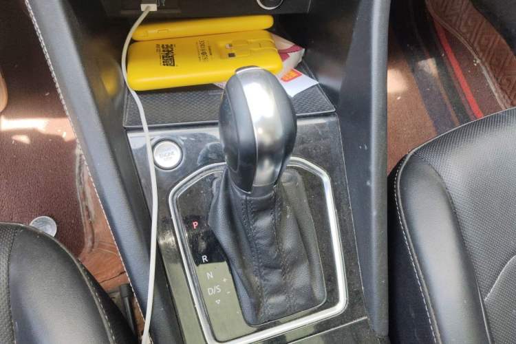 Used Jetta VS7 2021 1.4T Automatic Glory Edition Gear Lever