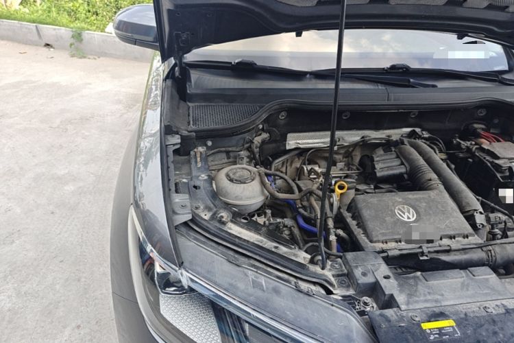 Used Jetta VS7 2021 1.4T Automatic Entry Model Engine Bay Right