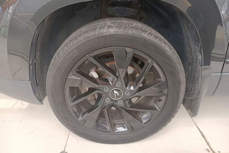 Used Jetta VS7 2021 Black Edition 1.4T Automatic Enjoyment Model Left Front Wheel Hub