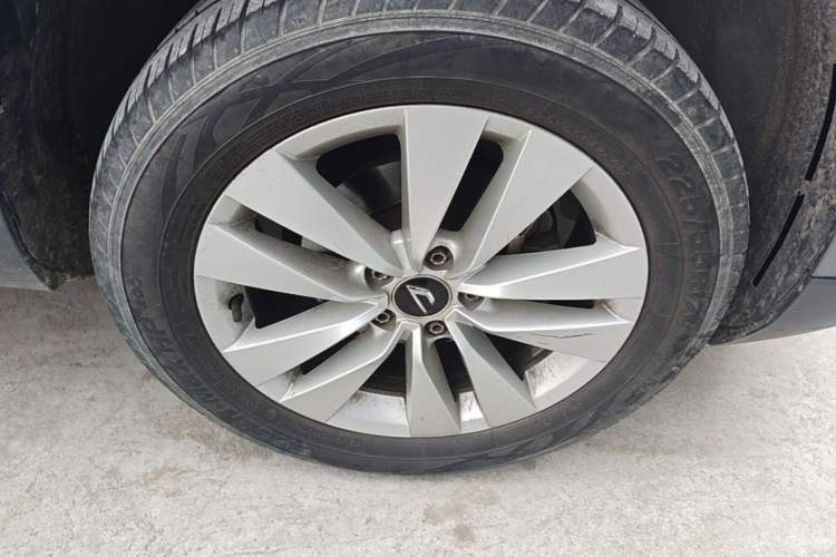 Used Jetta VS7 2021 1.4T Automatic Entry Model Right Front Wheel Hub