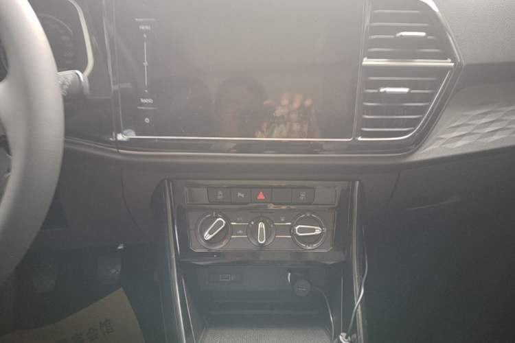Used Jetta VS7 2021 1.4T Manual Entry-Level Model Audio And AC Panel