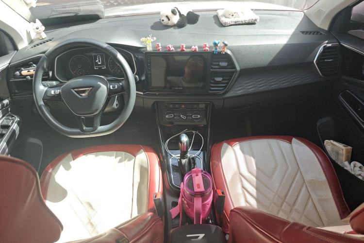 Used Jetta VS7 2021 1.4T Automatic Entry Model Center Console
