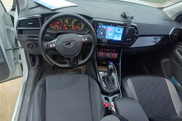 Used Jetta VS7 2021 30th Anniversary Edition 1.4T Automatic Enjoyment Model Center Console