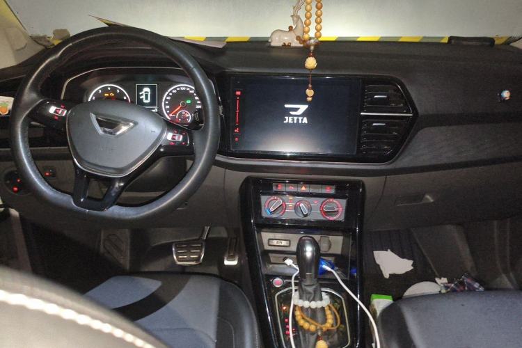 Used Jetta VS7 2021 30th Anniversary Edition 1.4T Automatic Enjoyment Model Center Console