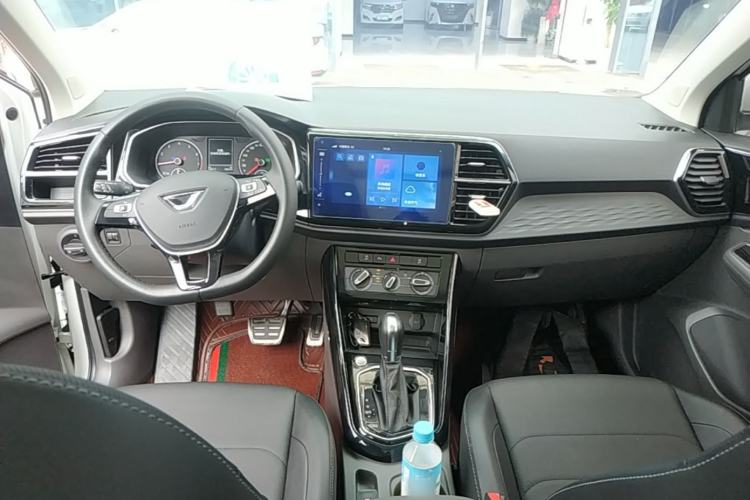 Used Jetta VS7 2021 30th Anniversary Edition 1.4T Automatic Enjoyment Model Center Console