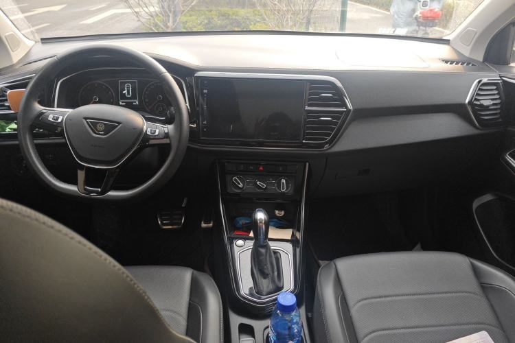 Used Jetta VS7 2021 Panda Edition 1.4T Automatic Enjoyment Model Center Console