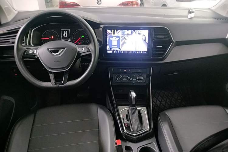 Used Jetta VS7 2021 1.4T Automatic Entry Model Center Console