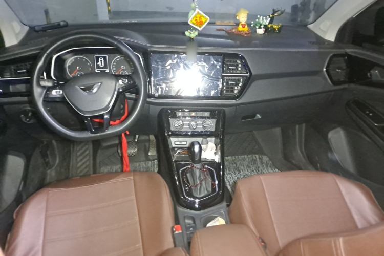 Used Jetta VS7 2021 1.4T Automatic Entry Model Center Console