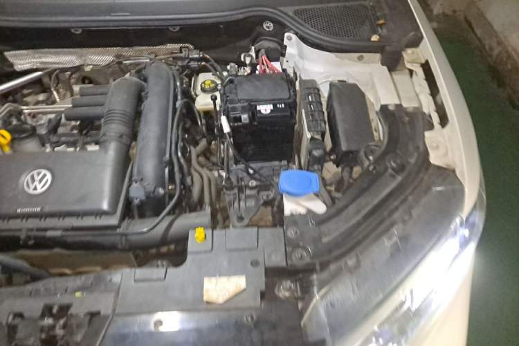Used Jetta VS7 2021 1.4T Automatic Entry Model Engine Bay Left