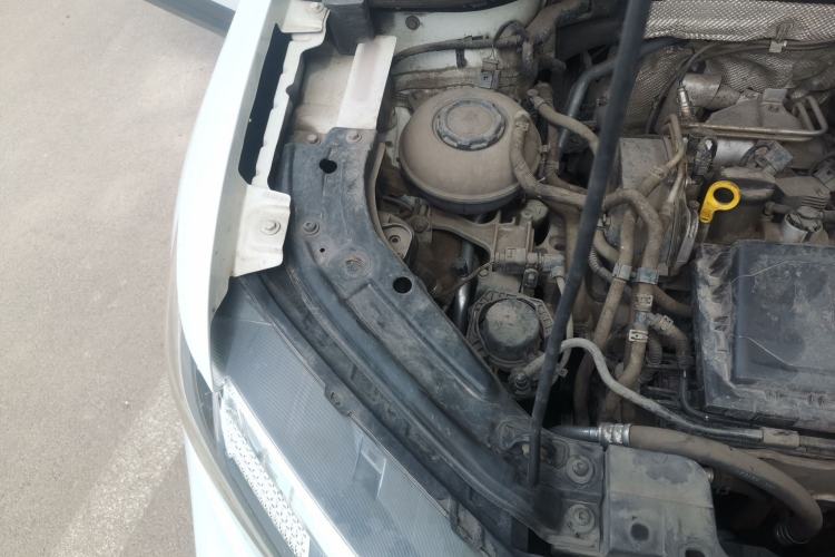 Used Jetta VS7 2021 1.4T Automatic Entry Model Engine Bay Right