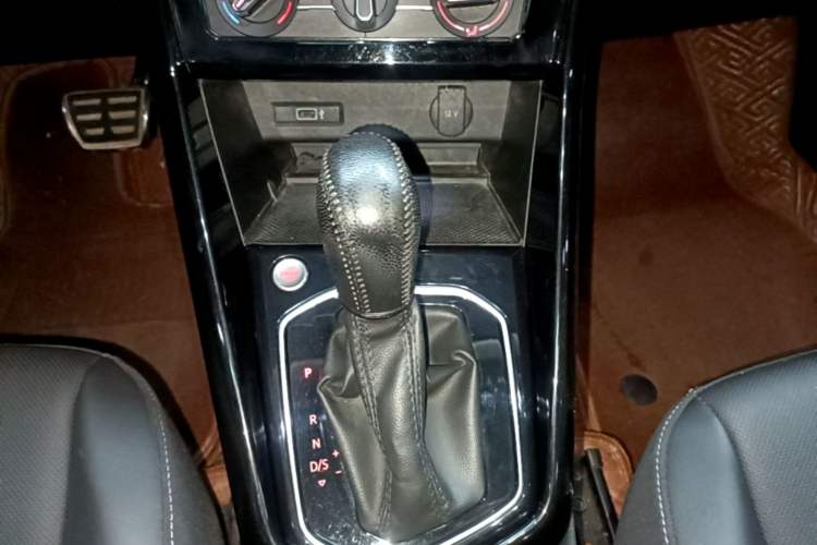 Used Jetta VS7 2021 1.4T Automatic Enjoyment Edition Gear Lever