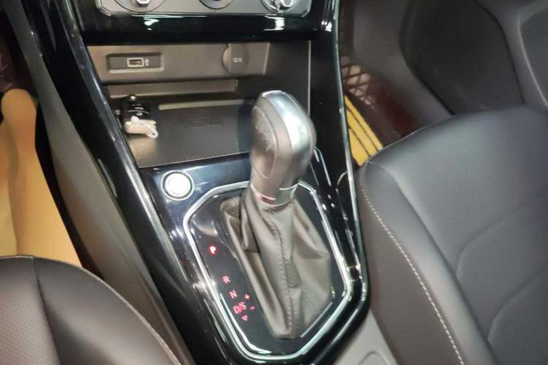 Used Jetta VS7 2021 30th Anniversary Edition 1.4T Automatic Enjoyment Model Gear Lever