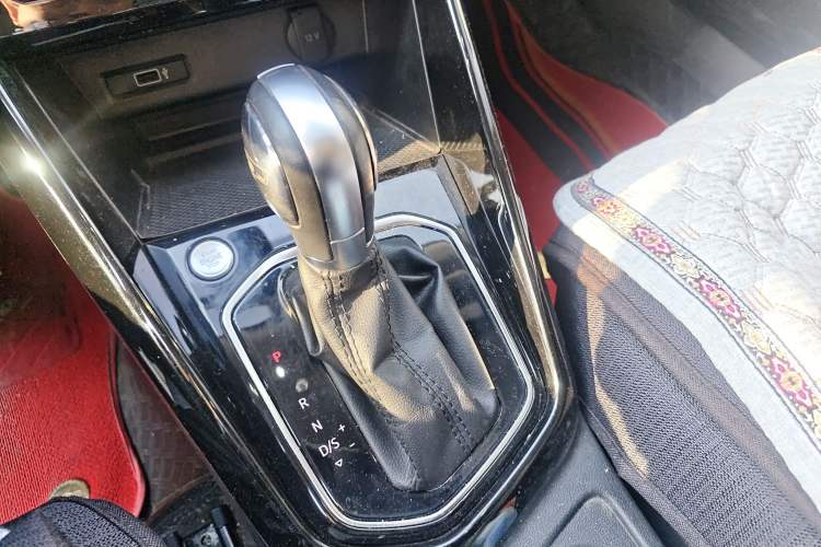 Used Jetta VS7 2021 Panda Edition 1.4T Automatic Enjoyment Model Gear Lever