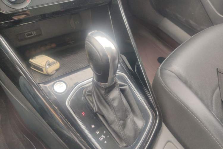 Used Jetta VS7 2021 30th Anniversary Edition 1.4T Automatic Enjoyment Model Gear Lever