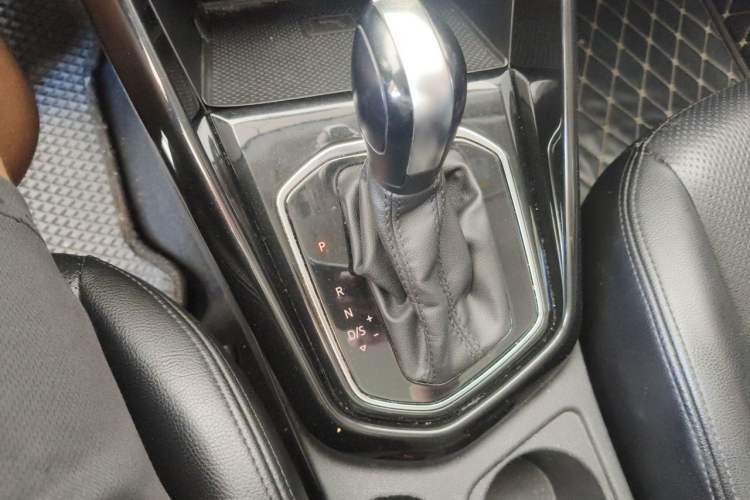 Used Jetta VS7 2021 1.4T Automatic Entry Model Gear Lever