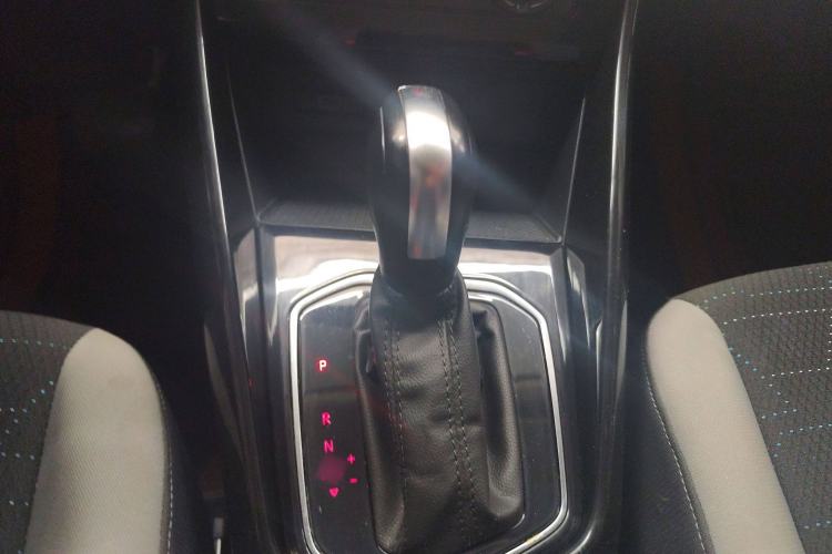 Used Jetta VS7 2021 1.4T Automatic Entry Model Gear Lever