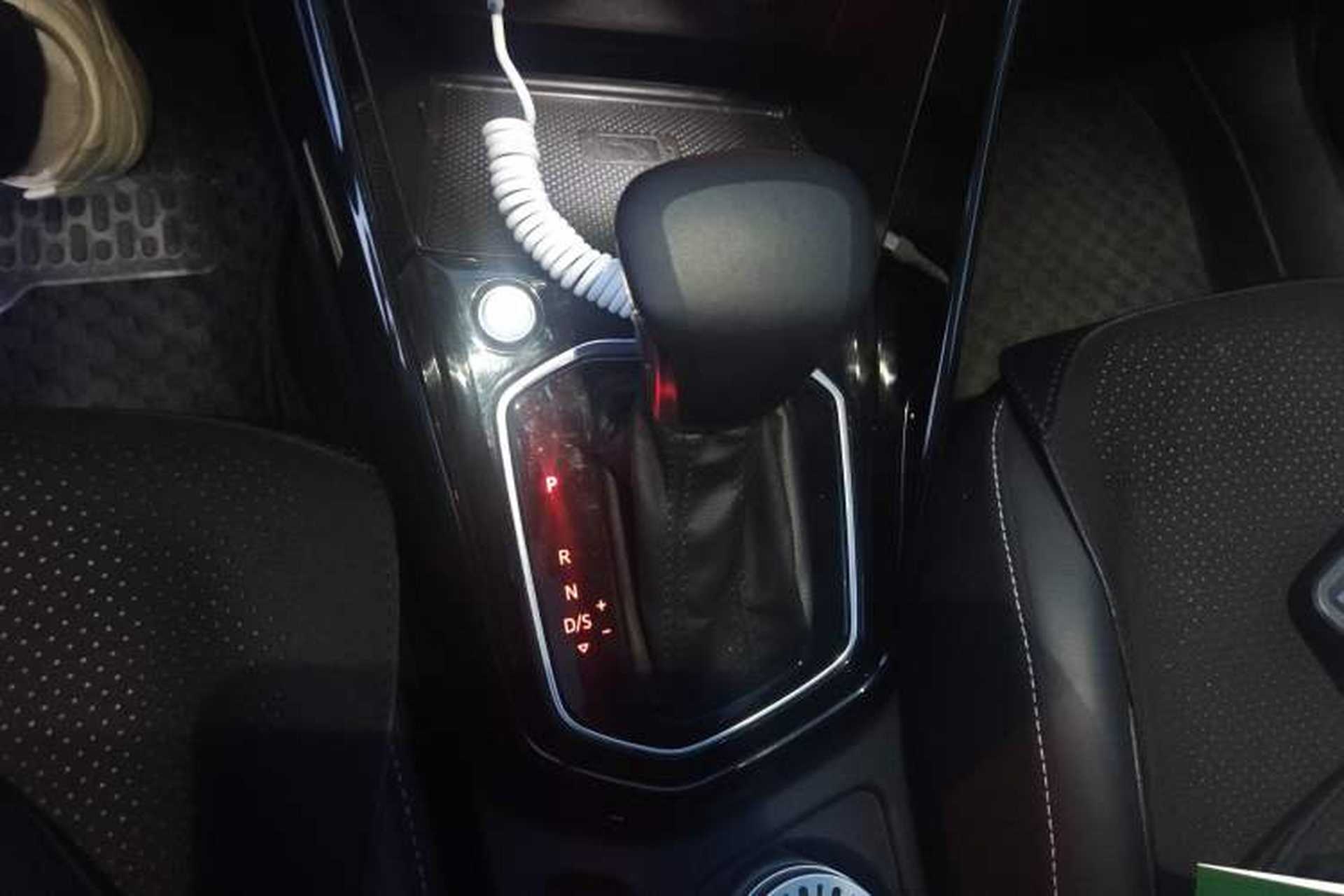 Used Jetta VS7 2021 Panda Edition 1.4T Automatic Enjoyment Model Gear Lever