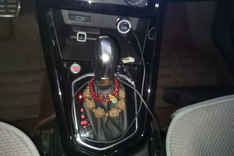 Used Jetta VS7 2021 Panda Edition 1.4T Automatic Enjoyment Model Gear Lever