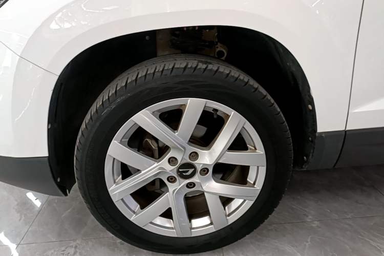 Used Jetta VS7 2021 1.4T Automatic Enjoyment Edition Left Front Wheel Hub