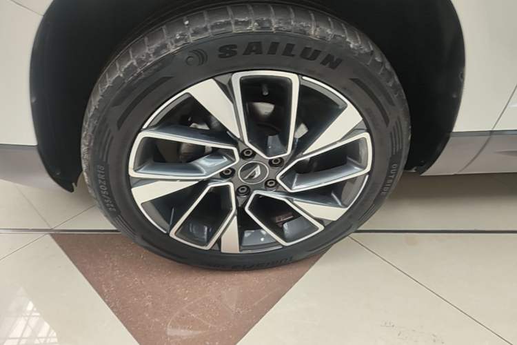 Used Jetta VS7 2021 1.4T Automatic Glory Edition Left Front Wheel Hub