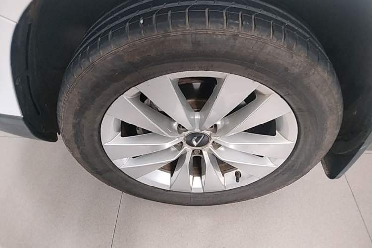 Used Jetta VS7 2021 1.4T Automatic Entry Model Left Front Wheel Hub