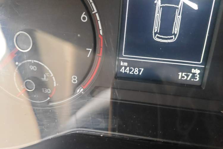 Used Jetta VS7 2021 Panda Edition 1.4T Automatic Enjoyment Model Odometer Close Up
