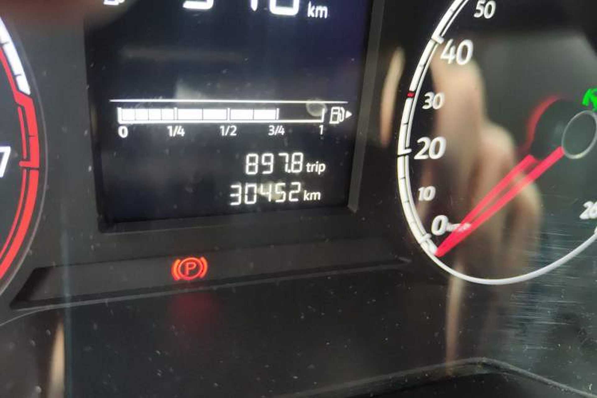 Used Jetta VS7 2021 1.4T Automatic Entry Model Odometer Close Up