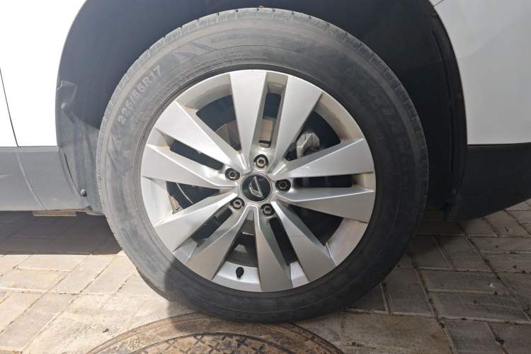 Used Jetta VS7 2021 1.4T Automatic Entry Model Right Front Wheel Hub