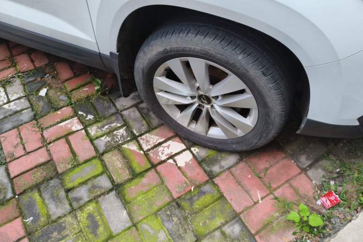 Used Jetta VS7 2021 1.4T Automatic Entry Model Right Front Wheel Hub