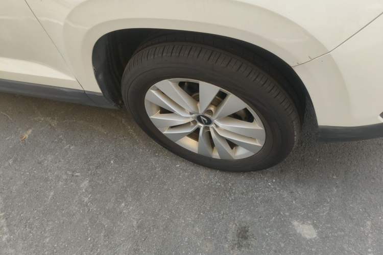 Used Jetta VS7 2021 1.4T Automatic Entry Model Right Front Wheel Hub