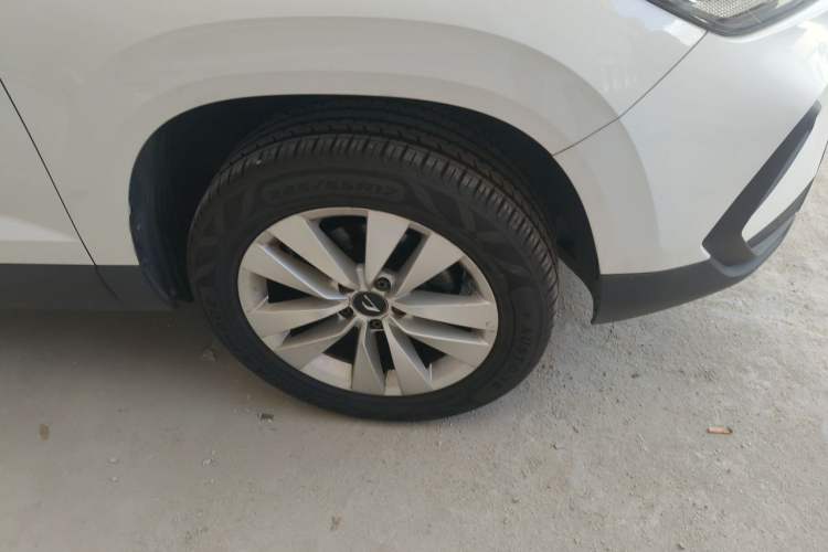 Used Jetta VS7 2021 1.4T Automatic Entry Model Right Front Wheel Hub