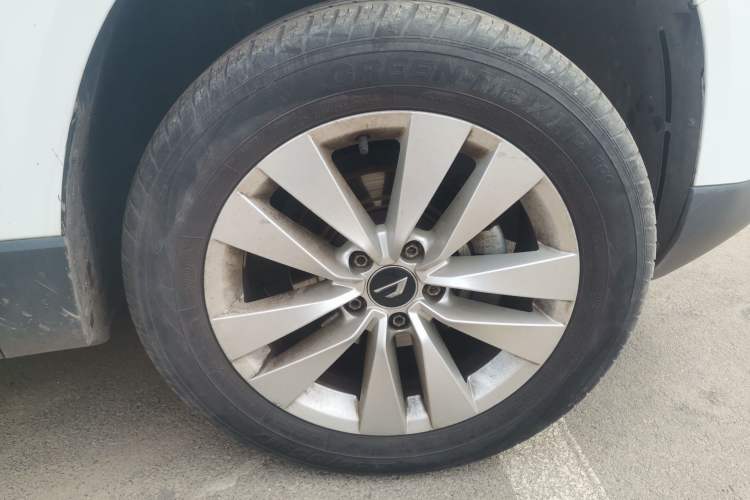 Used Jetta VS7 2021 1.4T Automatic Entry Model Right Front Wheel Hub