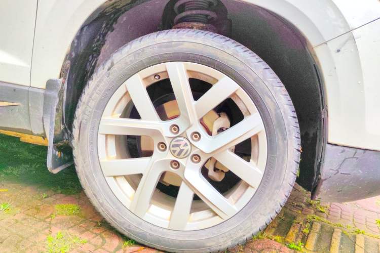 Used Jetta VS7 2021 30th Anniversary Edition 1.4T Automatic Enjoyment Model Right Front Wheel Hub