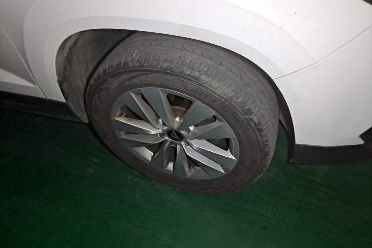 Used Jetta VS7 2021 1.4T Automatic Entry Model Right Front Wheel Hub