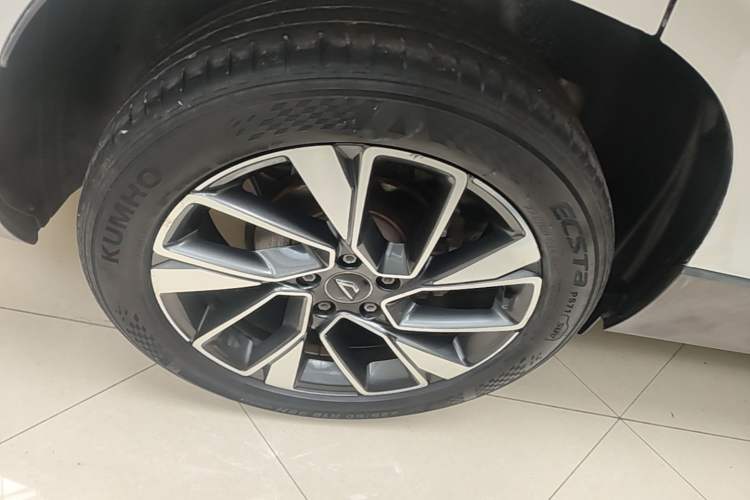 Used Jetta VS7 2021 1.4T Automatic Glory Edition Right Rear Wheel Hub