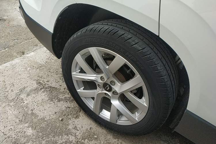 Used Jetta VS7 2021 30th Anniversary Edition 1.4T Automatic Enjoyment Model Right Rear Wheel Hub