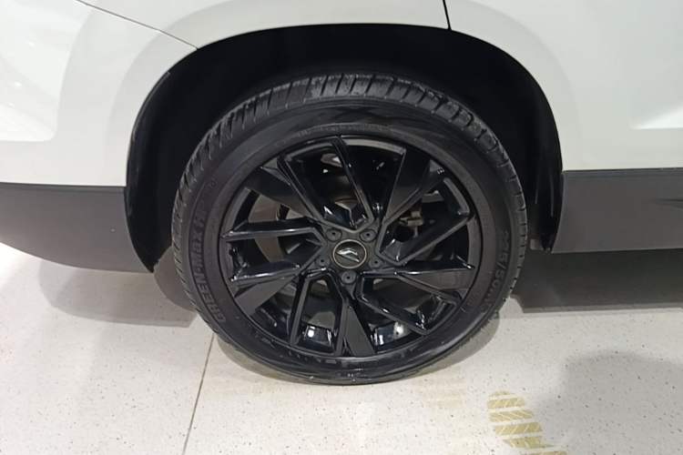 Used Jetta VS7 2021 Panda Edition 1.4T Automatic Glory Version Right Rear Wheel Hub