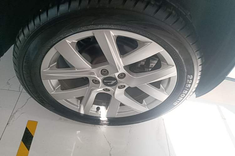 Used Jetta VS7 2021 1.4T Automatic Enjoyment Edition Right Rear Wheel Hub