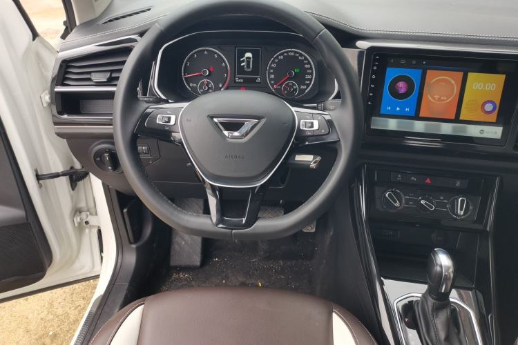 Used Jetta VS7 2021 1.4T Automatic Entry Model Steering Wheel